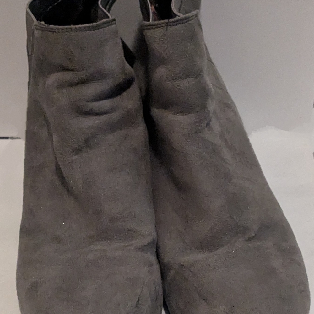 Women's Grey Suede Boots